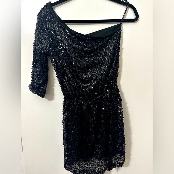 open lace back dress Amazon.com: houstil One Shoulder Sequin Dress Long Sleeve Evening Gowns for  Women Midi 1920s Formal Prom Party Wedding Dresses(Gold, XS) : Clothing,  Shoes & Jewelry